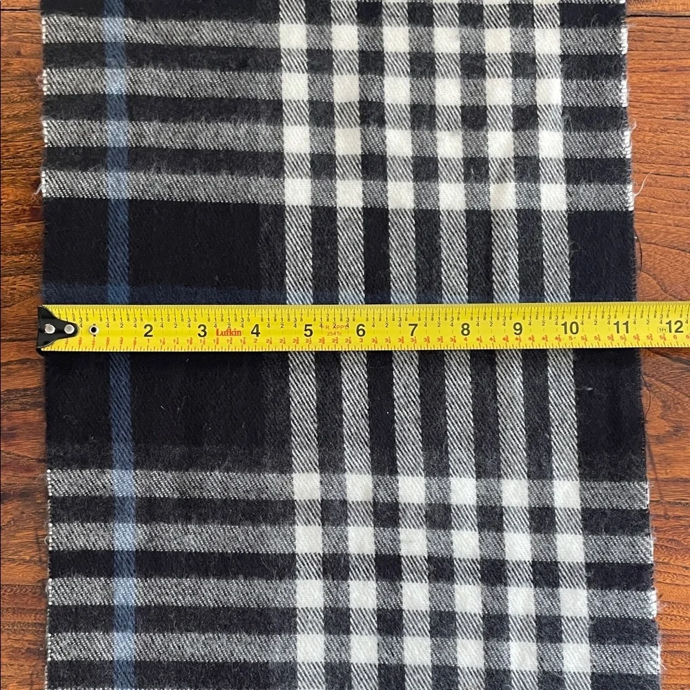 Cejon Black and‎ White Checkered Scarf